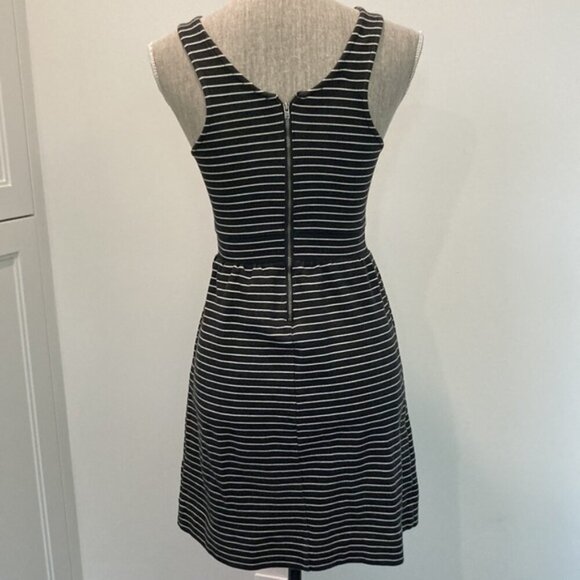 Madewell Pierside Black Stripe Dress - Picture 5 of 13